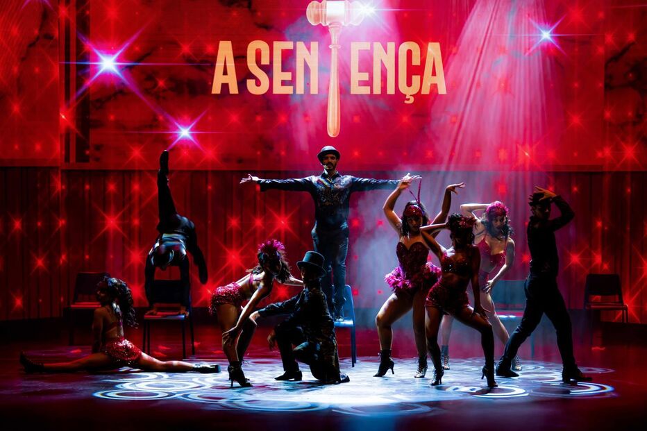 João Baião atua com bailarinos em 