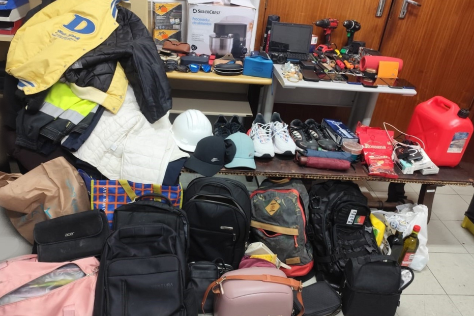 Material que foi apreendido pela PSP aos suspeitos