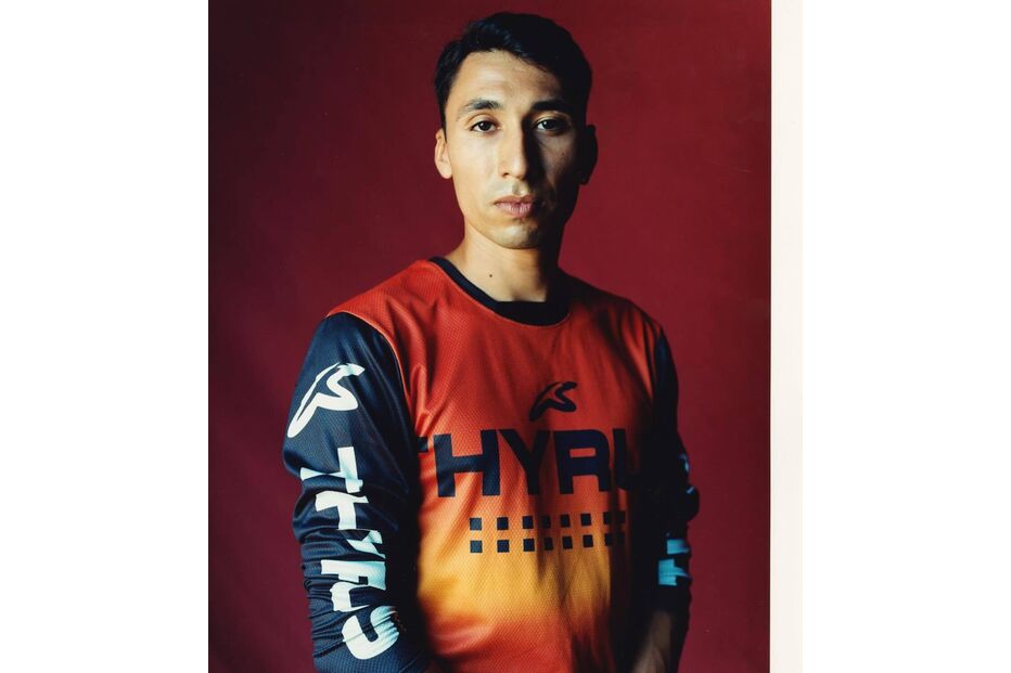 Acrobata de 26 anos morre no 'Globo da Morte' em Itália após colisão