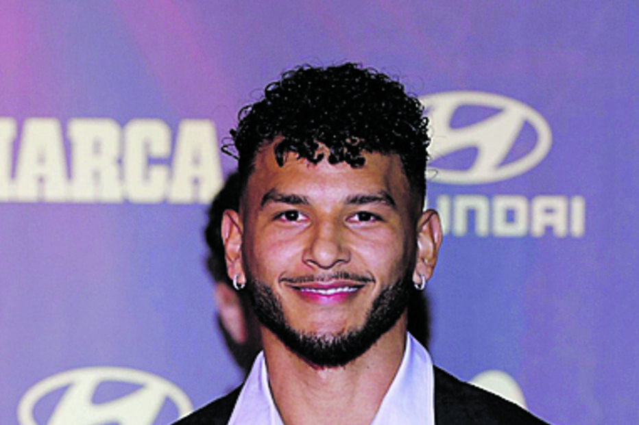 Luis Suárez recebeu prémio de melhor marcador da II Liga espanhola em 2024/2025