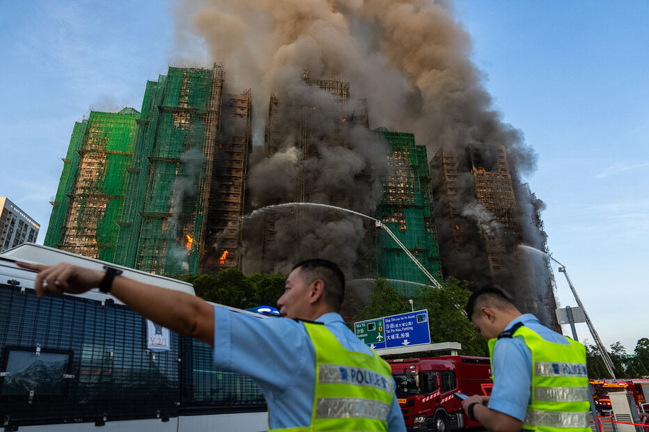 Incêndio em Hong Kong faz vítimas e mobiliza autoridades locais para resgate
