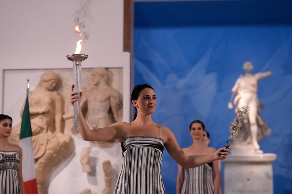 Tocha olímpica para Milão-Cortina 2026 iniciou percurso em Olímpia