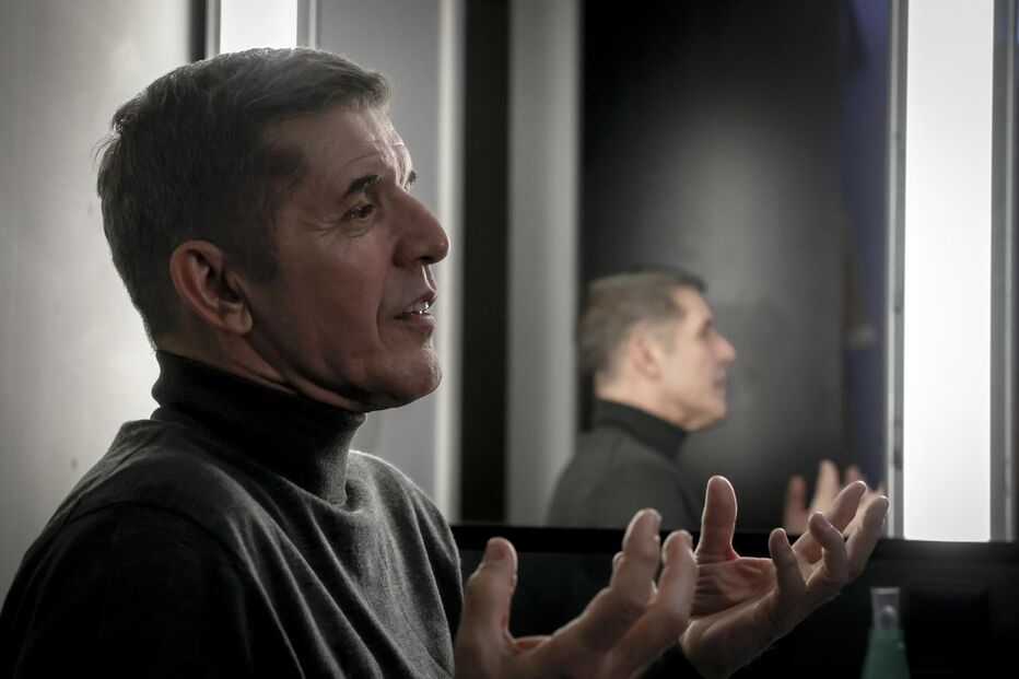 João Baião fala sobre tempo pessoal e amizades.
