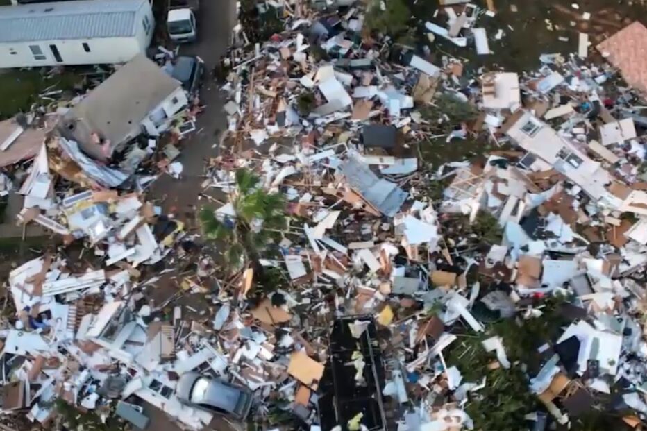 Parque de campismo ficou arrasado. Várias pessoas ajudaram quem tudo perdeu