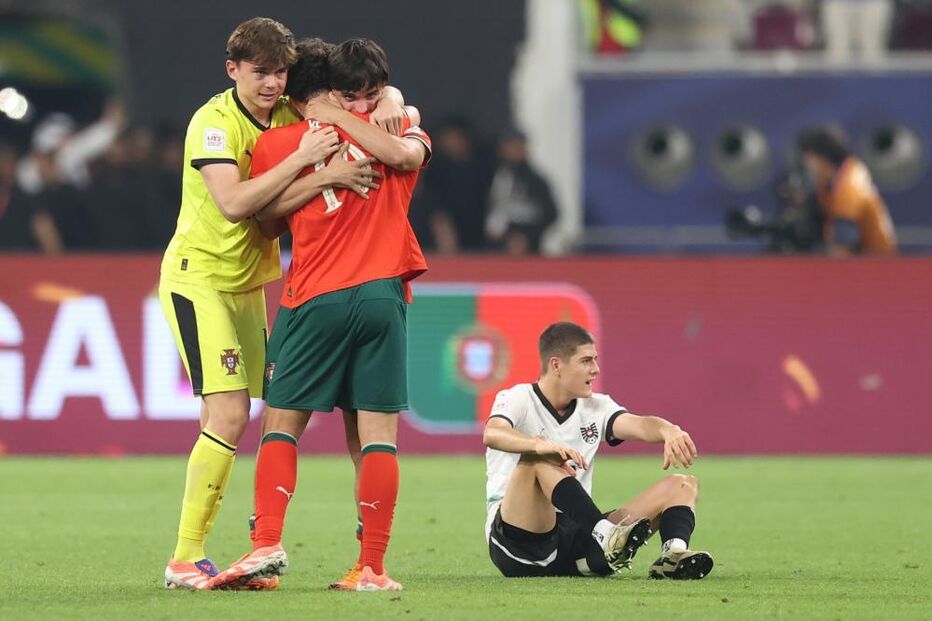 Jogadores festejam a vitória do Mundial de Sub-17 