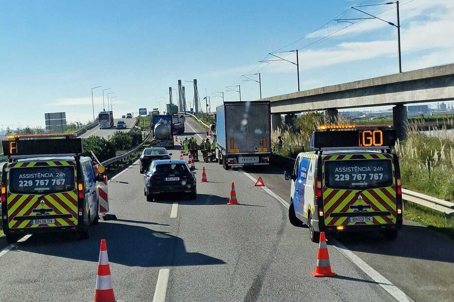 Colisão entre carro e camião provoca um ferido em Aveiro