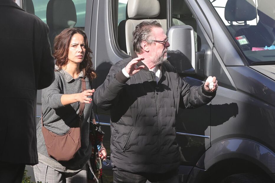 Amigos e familiares despedem-se de Almeno Gonçalves, ator que faleceu aos 66 anos