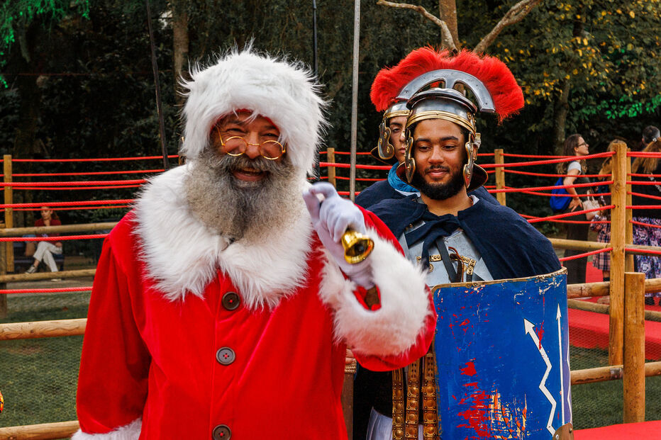 O Pai Natal espera as crianças e os seus pedidos