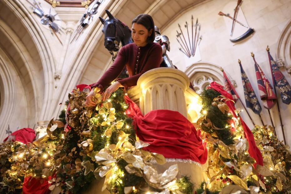 Decorações natalícias no Castelo de Windsor para celebrações do Rei Carlos III