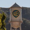 <![CDATA[ Justiça dos EUA suspende temporariamente compra da Warner Bros. pela Paramount ]]>