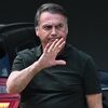 <![CDATA[ Médicos reforçam medicação a Bolsonaro após crise de soluços ]]>