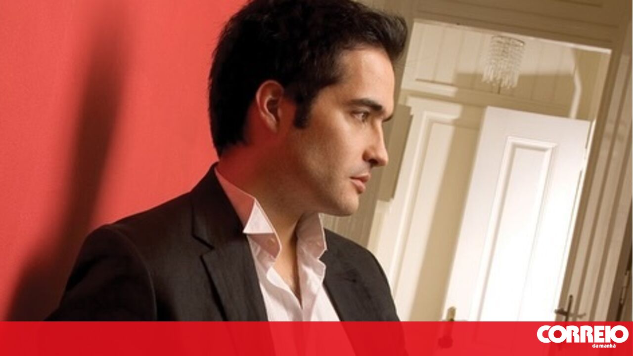 After breaking bones in his face, Ricardo Azevedo announces he is engaged. See the photos here