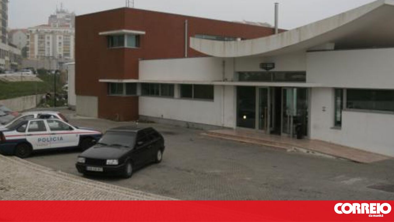 Shopkeeper, victim of an armed robbery, detained by the PSP for being in the country illegally