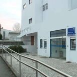 Mulher sequestrada, violada e agredida pelo ex-companheiro quando ia buscar os filhos a casa do homem. Suspeito em fuga