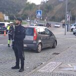 GNR controla entradas em Albufeira e apanha condutor a fumar canábis enquanto conduzia