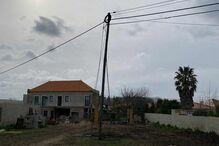 Homem absolvido de cortar cabos de telecomunicações após um ano à espera