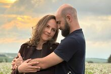 Influencer católico fica tetraplégico ao salvar o filho de morrer afogado