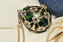 Polícia da Nova Zelândia recupera valioso Ovo Fabergé. Joia foi encontrada no estômago de um homem