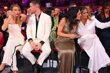 Tony Carreira emociona na 'Gala dos Sonhos', evento de apoio à Associação Sara Carreira.
