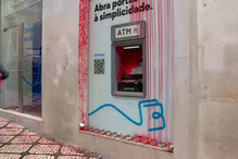 Sindicatos falam em mais de três milhões em greve. Governo diz que a 'adesão é inexpressiva'