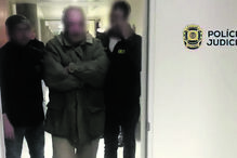 Gestor cultural, amigo de estrelas de cinema e condenado por fraude em Espanha, estava escondido no Algarve