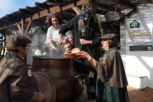 Na aldeia de Parises mantém-se as tradições natalícias