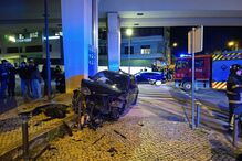 Condutor desobedece a ordem de paragem da PSP e acaba por se despistar em Lisboa. Acabou detido