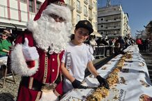 Bolo-rei gigante com 70 metros e 275 quilos oferecido à população de Vila Real de Santo António
