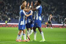 FC Porto 1–0 E. Amadora | Começa a segunda parte