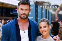 Chris Hemsworth e Elsa Pataky juntos, falando sobre o casamento e a família