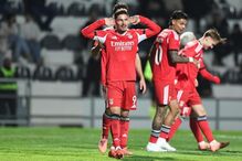 Benfica triunfa em casa do Farense e segue para os quartos de final da Taça de Portugal