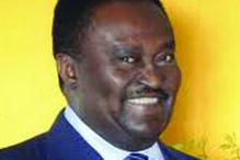 Morreu Piedade dos Santos, ex-vice presidente de Angola