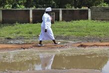 Fé sustenta cultos na Igreja Velha Apostólica do Ferroviário, subúrbios de Maputo