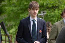 Sobrinho de Carlos III rejeita títulos reais ao completar 18 anos 