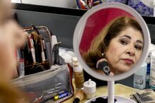 Cristina Oliveira reflete sobre a dualidade e o masoquismo na vida de um ator