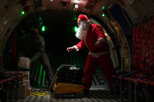 Rena do Pai Natal perde velocidade e aterra de emergência no Montijo. Veja o vídeo de boas festas da Força Aérea