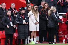 O momento em que os filhos de Diogo Jota subiram ao relvado antes do Liverpool-Wolverhampton