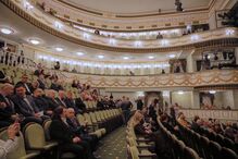 Plateia do teatro de Mariupol, na Rússia, após a reabertura