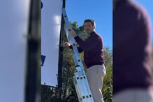 André Ventura visa minorias em novo cartaz e pergunta: 'E assim, já pode ser?'