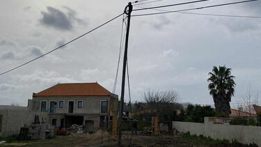 Homem absolvido de cortar cabos de telecomunicações após um ano à espera