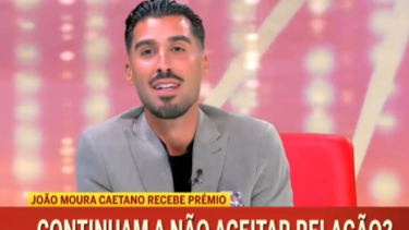 "A família do João não apoia": Léo Caeiro sobre relação de Moura Caetano e Luíza Abreu