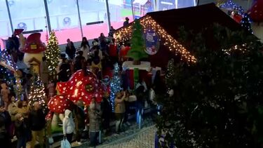 Milhares de pessoas enchem as ruas de Portimão para receber o Pai Natal