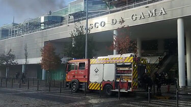 Novas imagens mostram aparato no centro comercial Vasco da Gama após incêndio em restaurante