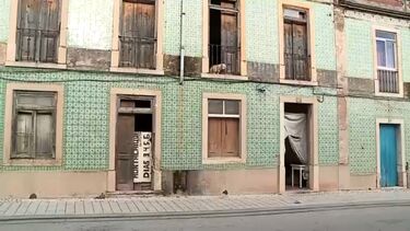 Homem encontrado esfaqueado em casa devoluta