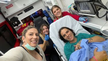 Bebé nasce em ambulância no quartel dos Bombeiros Voluntários de Sacavém