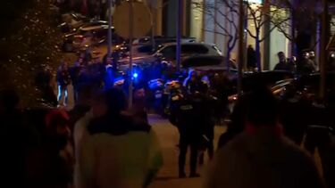 Adeptos vivem momentos de tensão junto ao estádio da Luz