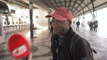 “Já não haverá mais nenhum”: passageiros aguardam pela chegada do barco em dia de greve geral no Barreiro  