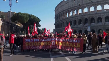Trabalhadores italianos em greve geral para exigir alterações ao orçamento para 2026