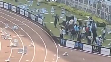 Caos na Índia: Milhares de adeptos destroem estádio depois de não conseguirem ver Messi em visita especial