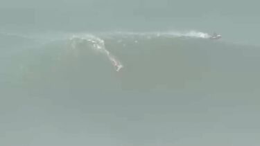 Mar de gente invadiu a Nazaré para assistir à prova de ondas gigantes